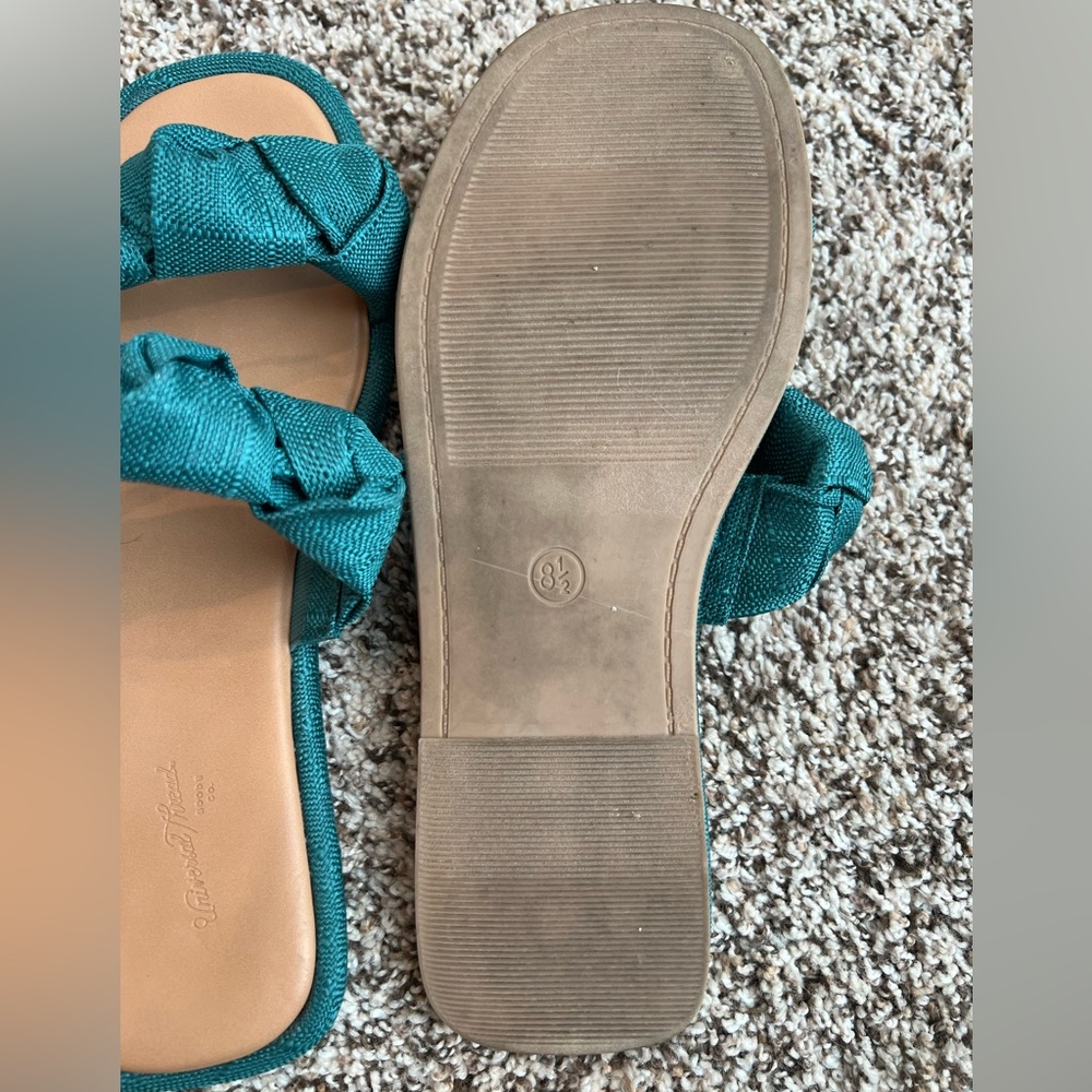 Universal Thread Sandals - Picture 3 of 3